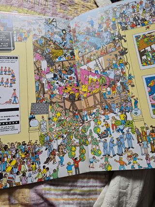 NUEVO ¿DONDE ESTA WALLY? EN HOLLYWOOD (Spanish Edition)