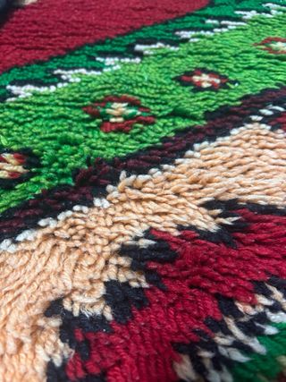 Alfombra tejida a mano