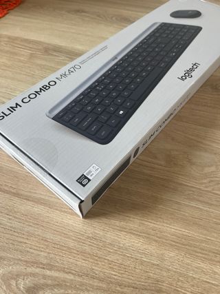 Logitech Slim Combo MK470 Tastiera e Mouse