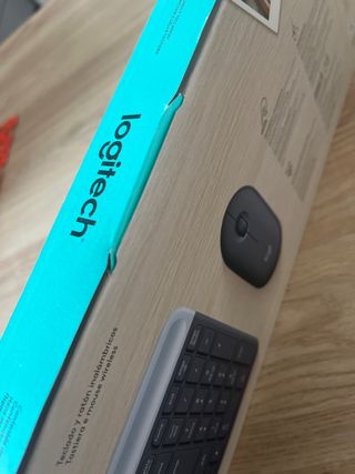 Logitech Slim Combo MK470 Tastiera e Mouse
