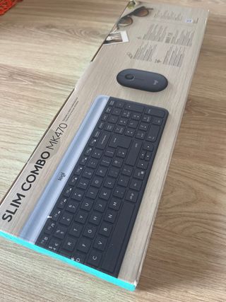 Logitech Slim Combo MK470 Tastiera e Mouse