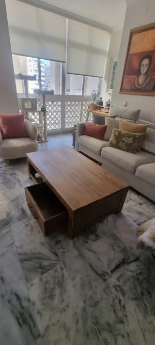 Mesa de centro de madera y mármol