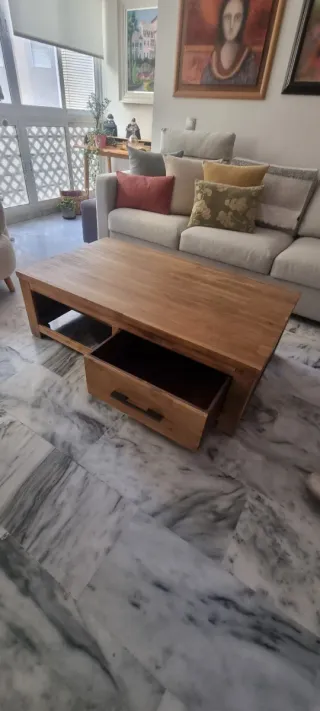 Mesa de centro de madera y mármol