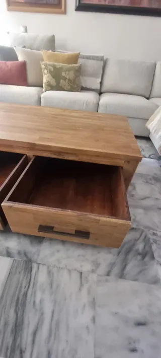 Mesa de centro de madera y mármol
