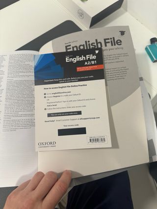 Libro English File A2/B1 Oxford(fourth edition)