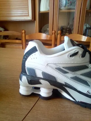 Zapatillas Nike Shox R4 Gris y Blanco