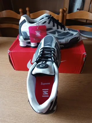 Zapatillas Nike Shox R4 Gris y Blanco