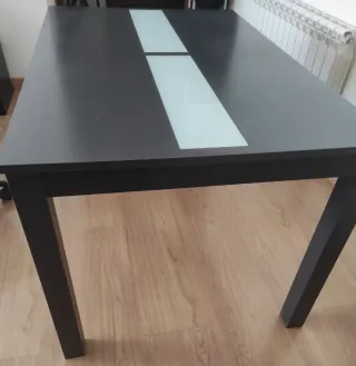 MESA DE COMEDOR marrón