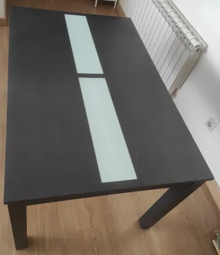 MESA DE COMEDOR marrón