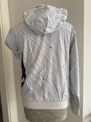 Chaqueta Bomber Volcom Rayas Negras y Blancas.