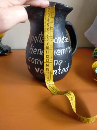 Jarra de vino  decorativa negra