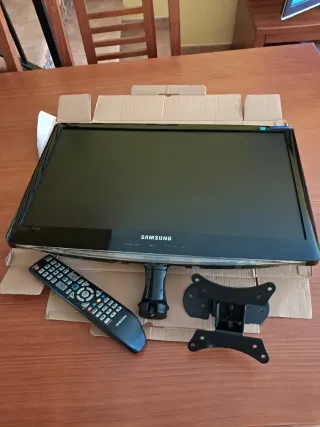 TV Samsung  20 pulgadas Negra con Mando