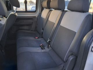 Volkswagen Caddy 2011