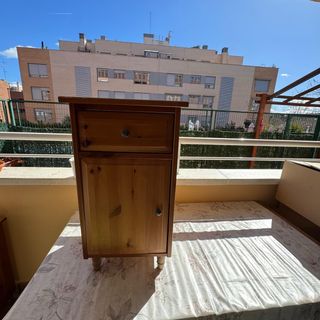 Mesilla de noche de madera