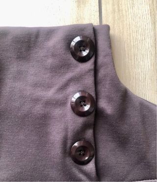 Abito donna marrone con bottoni