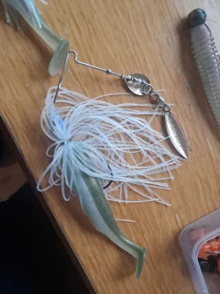 Lote señuelos pesca, hilo trenzado y fluorocarbono