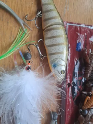 Lote señuelos pesca, hilo trenzado y fluorocarbono