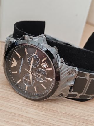 Reloj Emporio Armani Negro y Dorado