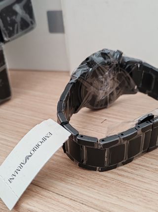 Reloj Emporio Armani Negro y Dorado
