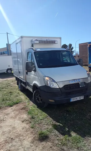 Iveco Daily isotermo frigorifico con ganchos carne
