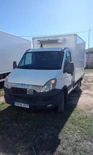 Iveco Daily isotermo frigorifico con ganchos carne