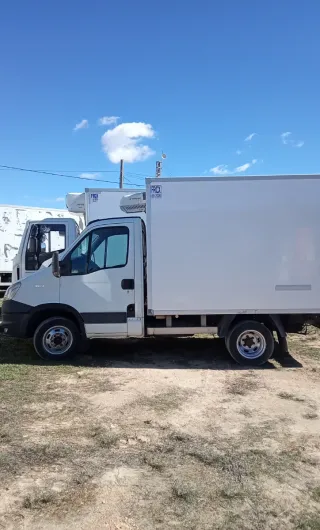 Iveco Daily isotermo frigorifico con ganchos carne