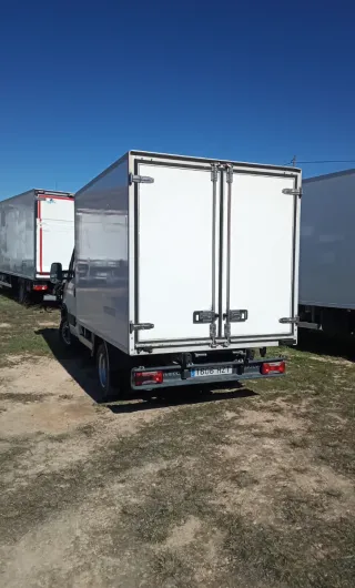 Iveco Daily isotermo frigorifico con ganchos carne