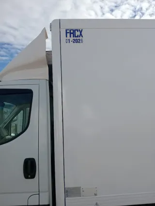 Iveco Daily isotermo frigorifico con ganchos carne