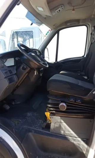 Iveco Daily isotermo frigorifico con ganchos carne