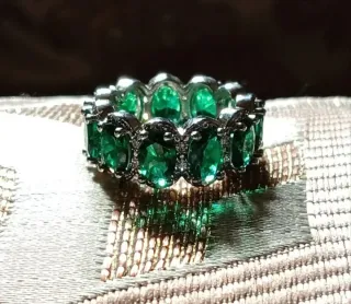 Anillo Plata con Piedras Verdes Ovaladas