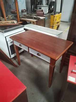 Escritorio de madera con cajones de 2ª mano