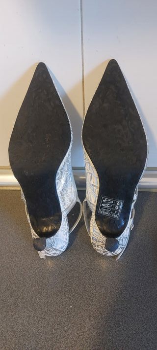 Zapatos de fiesta plateados talla 35