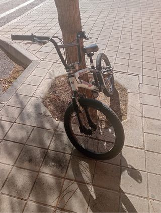 Bicicleta BMX RUNOFF