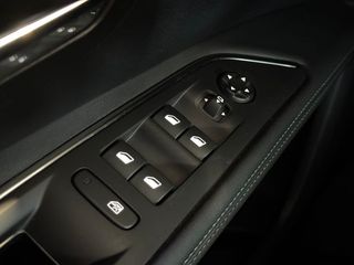 Peugeot 3008 1.5B-HDI 130CV AT8 ALLURE PACK .- " AUTOMÁTICO ".- " BAJO CONSUMO ".- " GARANTÍA CON COBERTURA EUROPEA".-