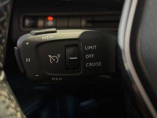 Peugeot 3008 1.5B-HDI 130CV AT8 ALLURE PACK .- " AUTOMÁTICO ".- " BAJO CONSUMO ".- " GARANTÍA CON COBERTURA EUROPEA".-