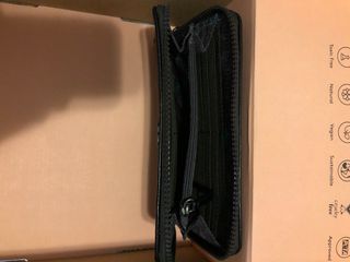 Lote Kipling: Cartera Negra y Neceser Azul