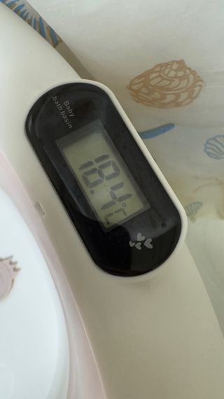 Bañera bebé plegable rosa con termometro.