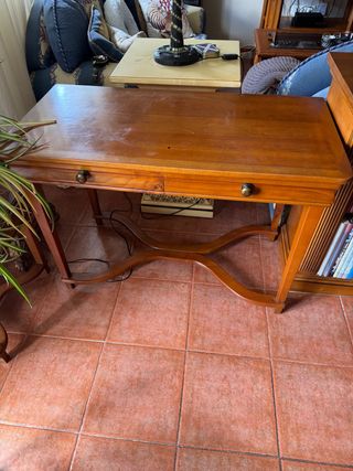 Tavolo in legno per ufficio o ingresso