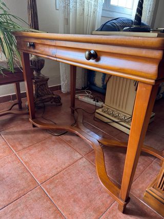 Tavolo in legno per ufficio o ingresso