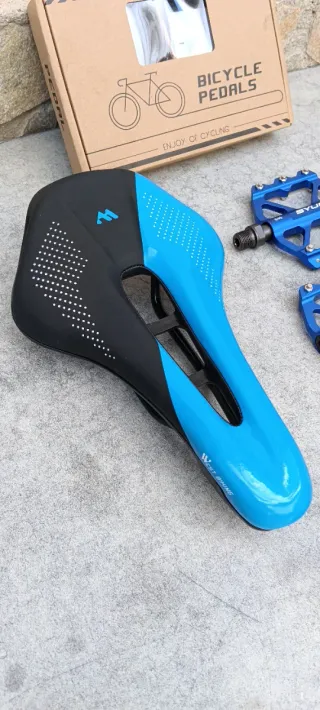 JUEGO EN OFERTA COLOR AZUL SILLÍN, PEDALES Y PUÑOS