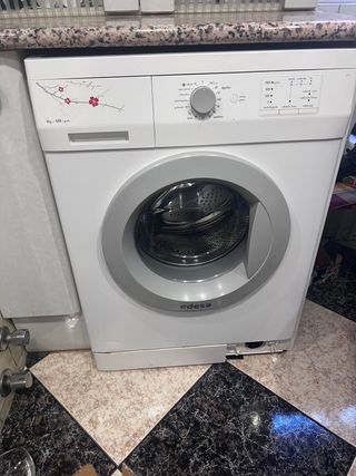 Mueble de salón vitrina madera y cristal