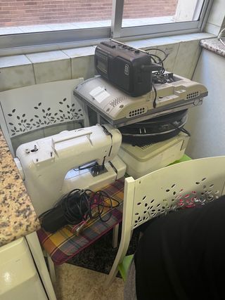 Mueble de salón vitrina madera y cristal