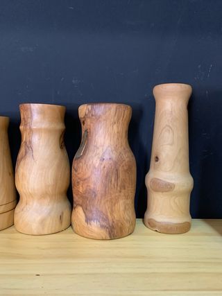 Candelabros artesanales de madera de olivo