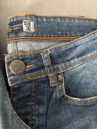 Lote 3 Vaqueros, uno con etiqueta, tallas 27-36