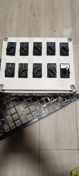 Caja 10 interruptores halógenos