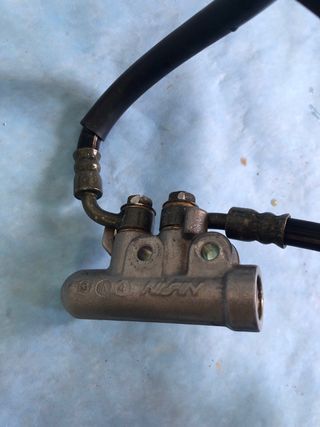 Pinza de Freno Delantero Burgman 400 (2006)