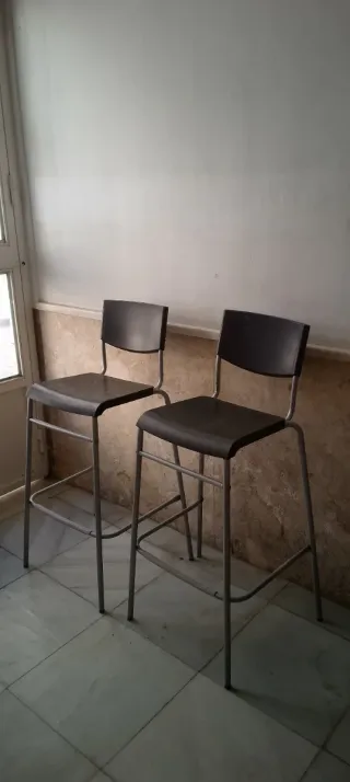 2 Taburetes Altos apilables