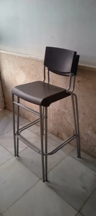 2 Taburetes Altos apilables