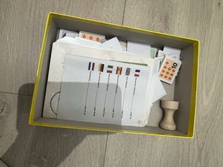 Plumilla Postal HABA Juego de Mesa