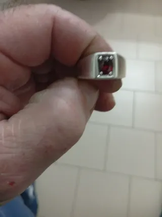Anello argento con pietra rossa